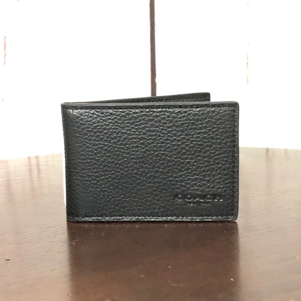 Coach Black Pebbled Leather Men's Compact Bi Fold Wallet